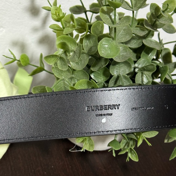 New condition Burberry Belt Size S